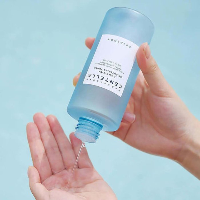 Skin1004 Madagascar Centella Hyalu-Cica Brightening Toner 1
